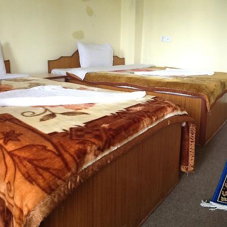 Hotel Lake House Pokhara Zimmer foto